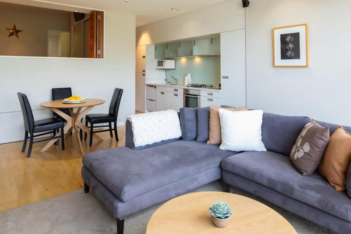 Stunning Lakeview 1 Bedroom Apartment Квинстаун Экстерьер фото