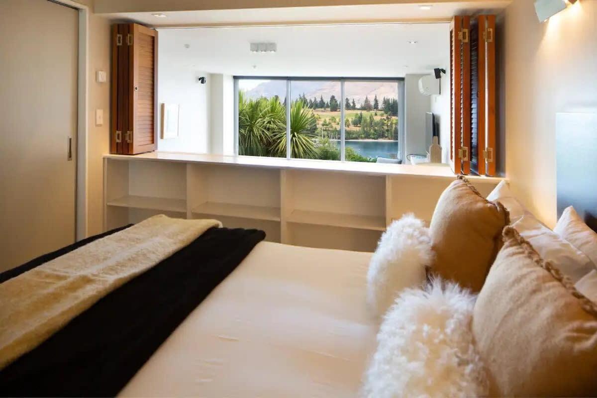 Stunning Lakeview 1 Bedroom Apartment Квинстаун Экстерьер фото